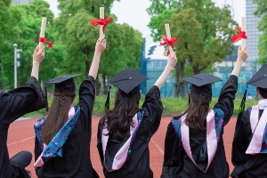 新东方前途出国中介费用